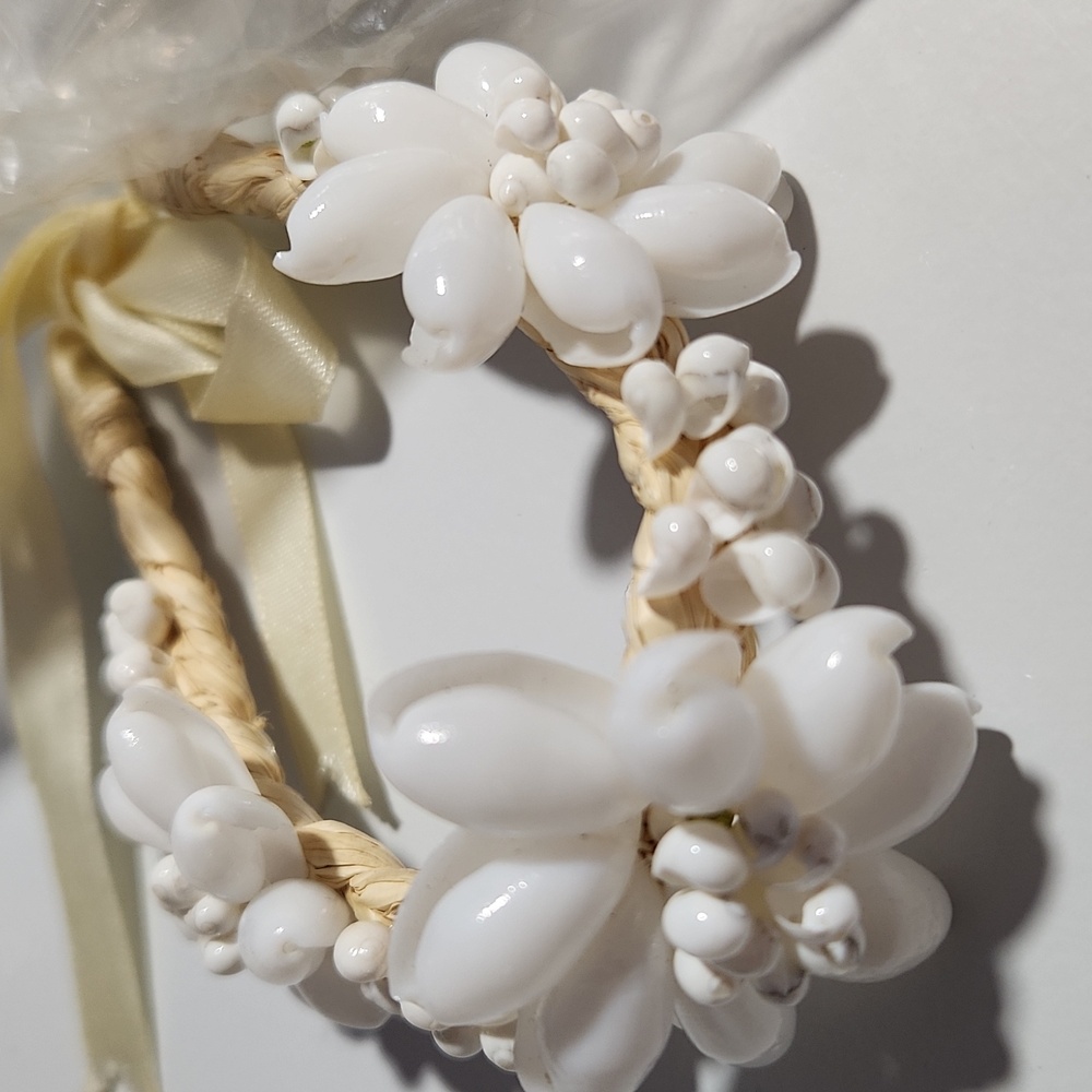 Hawaiian Lei White Tiara Bubble Shell Necklace & 2 Bracelet Set on Raffia - Picture 5 of 5
